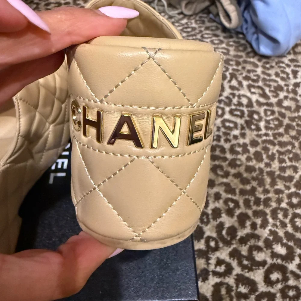 Chanel Tan Quilted Women's Sandals size 9 - Picture 9 of 10